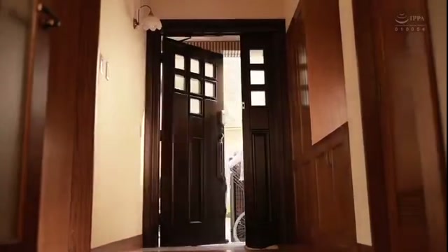 反抗した息子の代わりに不良グループに目をつけられた巨乳の人妻おばさん、謝っても許されず毎晩眠らされ輪姦される日々